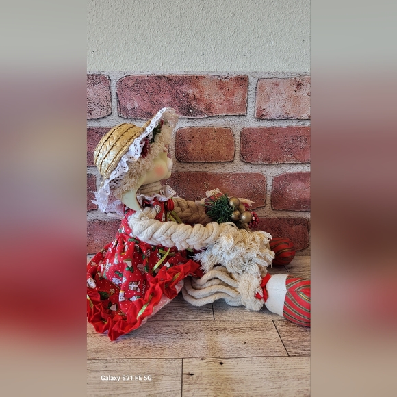 HOUSE OF LLOYD FLOSSIE CHRISTMAS RABBIT - Picture 3 of 5